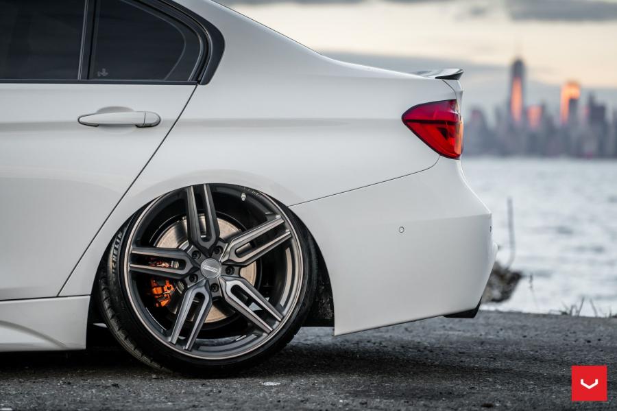 Детали экстерьера BMW M3 Sedan on Vossen Wheels (HF-1) 2018 года  (фото 3 из 57)